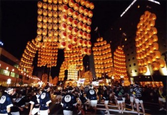秋田竿燈祭り
